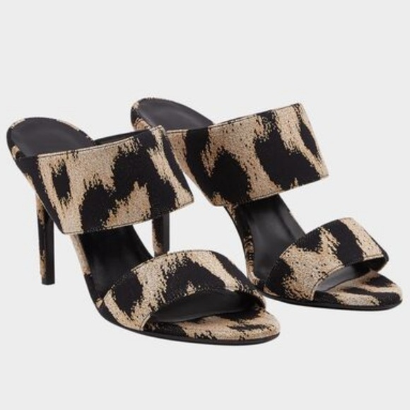 VERSACE Leopard Heeled Sandals🐆 - Picture 2 of 6